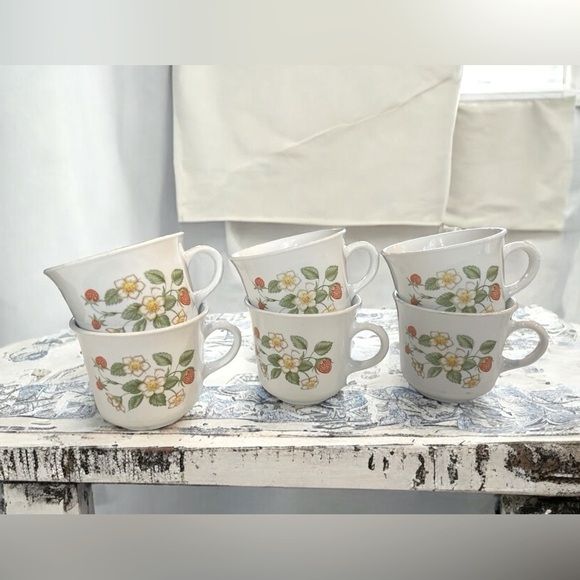 Corning Ware Coffee Cups Corelle Strawberry Sundae Floral Coffee Cups Set of 6 - Picture 1 of 10